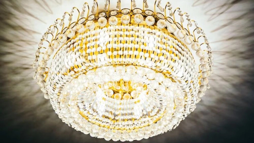 Chandelier shopping center in Shahr Quds, Tehran