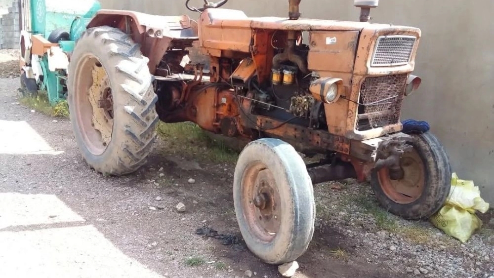 Aref tools, buying and selling tractors and agricultural tools in Amand Tabriz