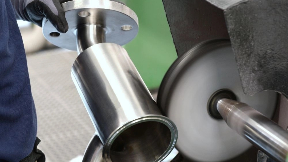 What are the advantages and applications of metal polishing?