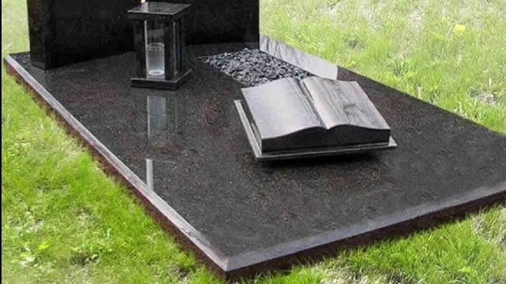 Building a tombstone in Tehran