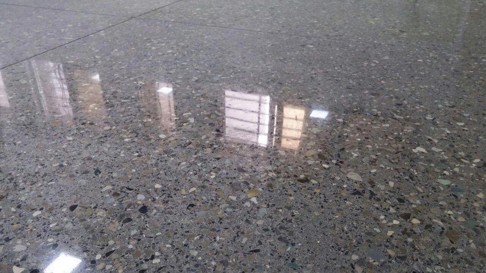 Performing glazing of the golden floor in the east of Mashhad