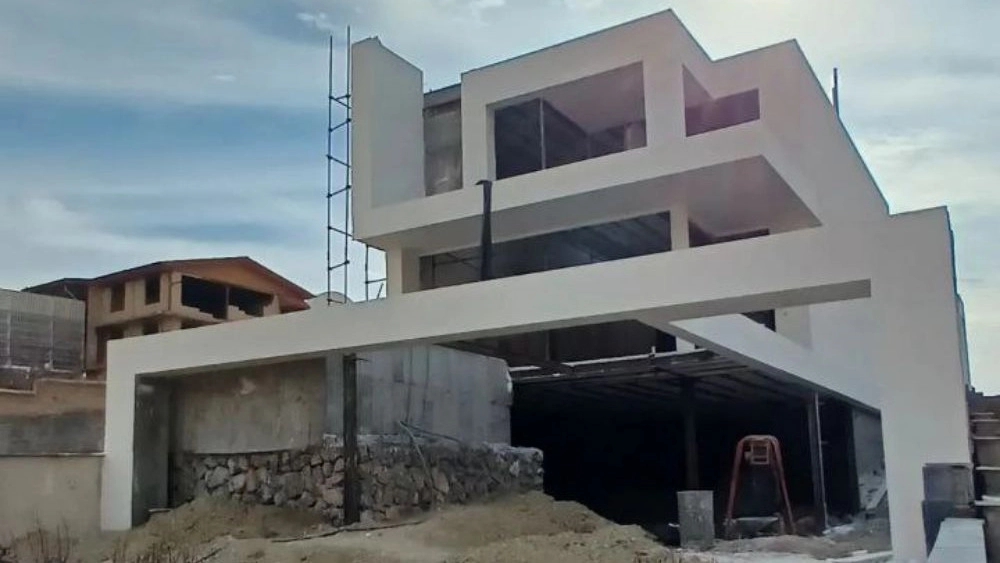 Asadpouran building facade, implementation of cement and classical facade in Ardabil