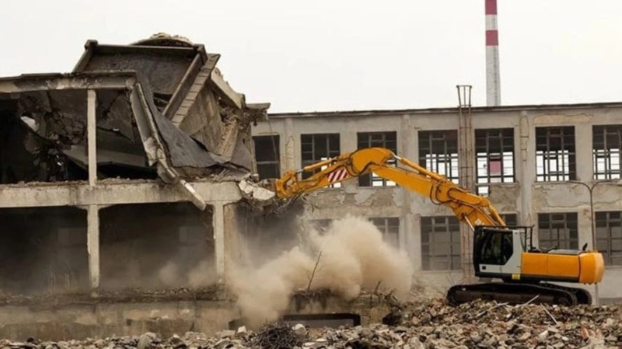 Destruction of Qazvin building