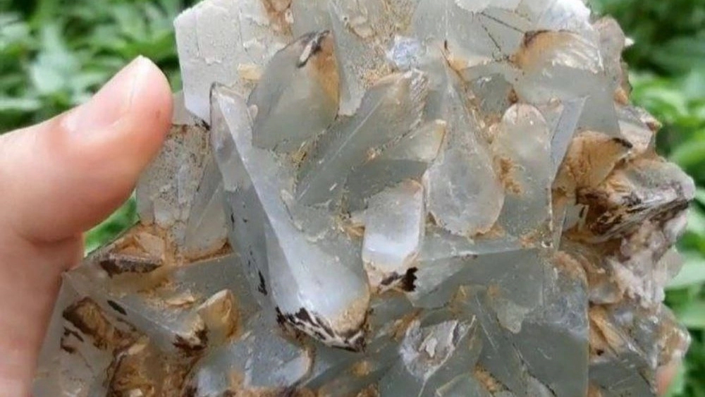 Arta Mineral, sale of ornamental and collectible stones in Tabriz