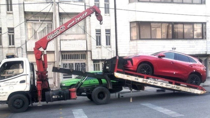 Emdad Khodro Hosseini, crane and car transporter in Neishabur