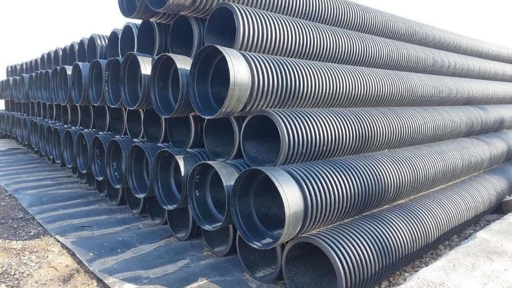 Special sale of polyethylene pipe and carrogate on Eid night