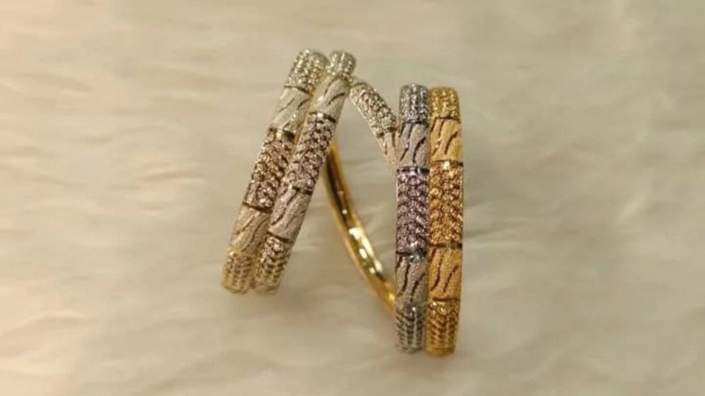 Baran Gallery, selling silver and rhinestones in Yazd