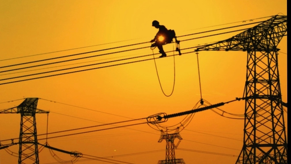 Sale of 20 KV network distribution equipment and high and low voltage cables in Elvand store in Laleh Zar, Tehran