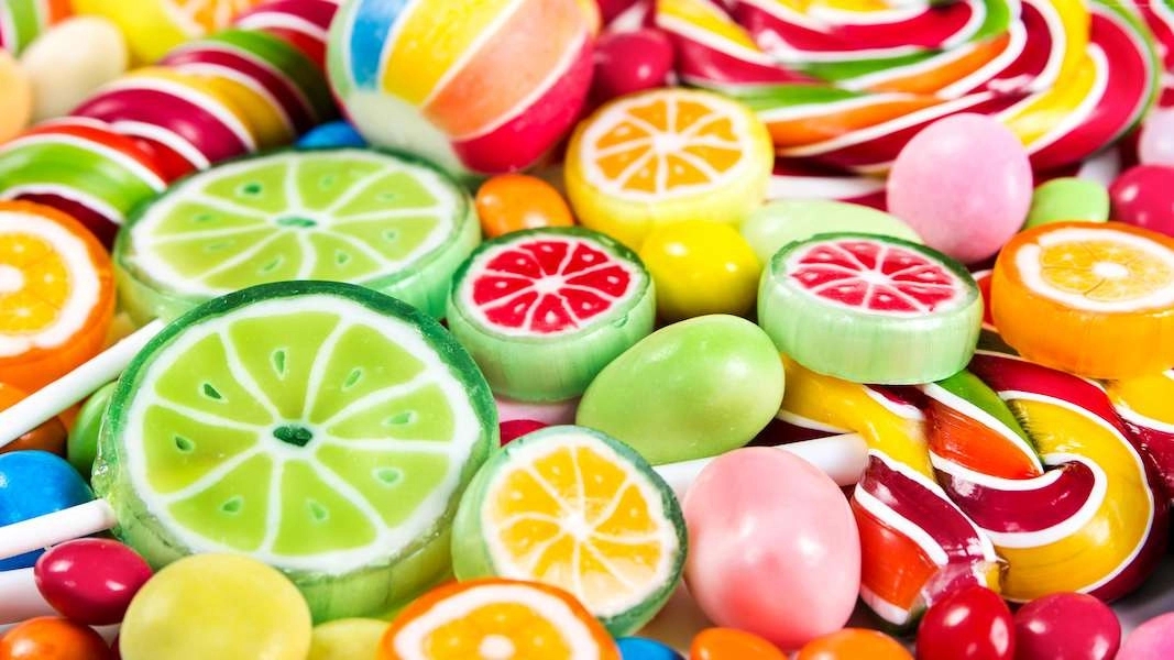 فروش انواع شکلات‌ و آبنبات‌ در ساری