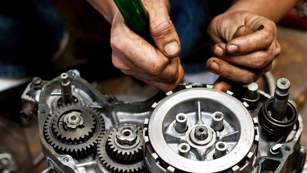 تعمیر گیربکس در تعمیرگاه اتومبیل مرتضی