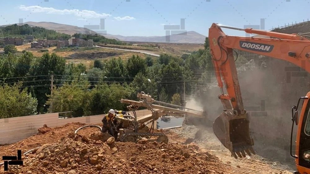 What are the steps of building demolition?