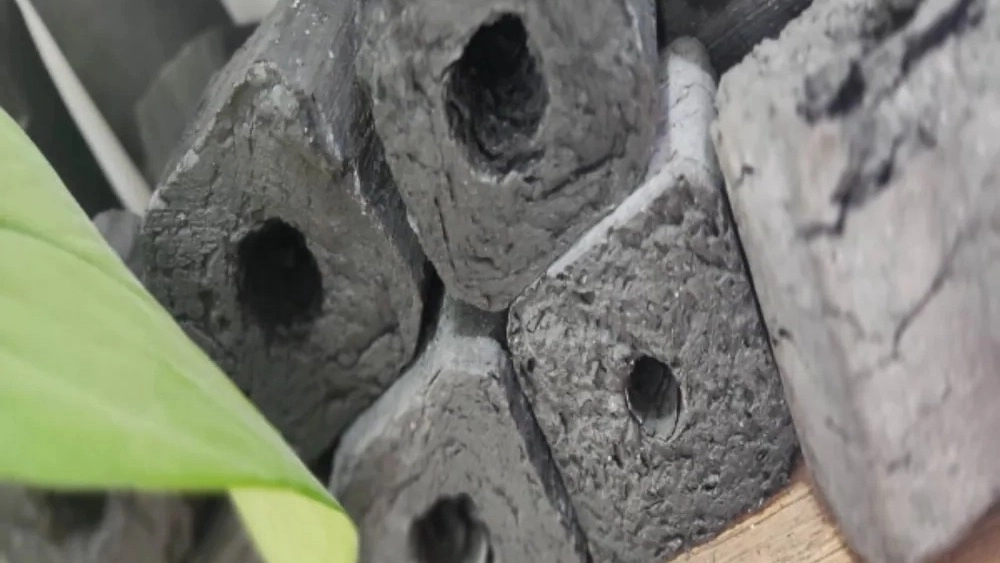 Production of charcoal car in Tehran