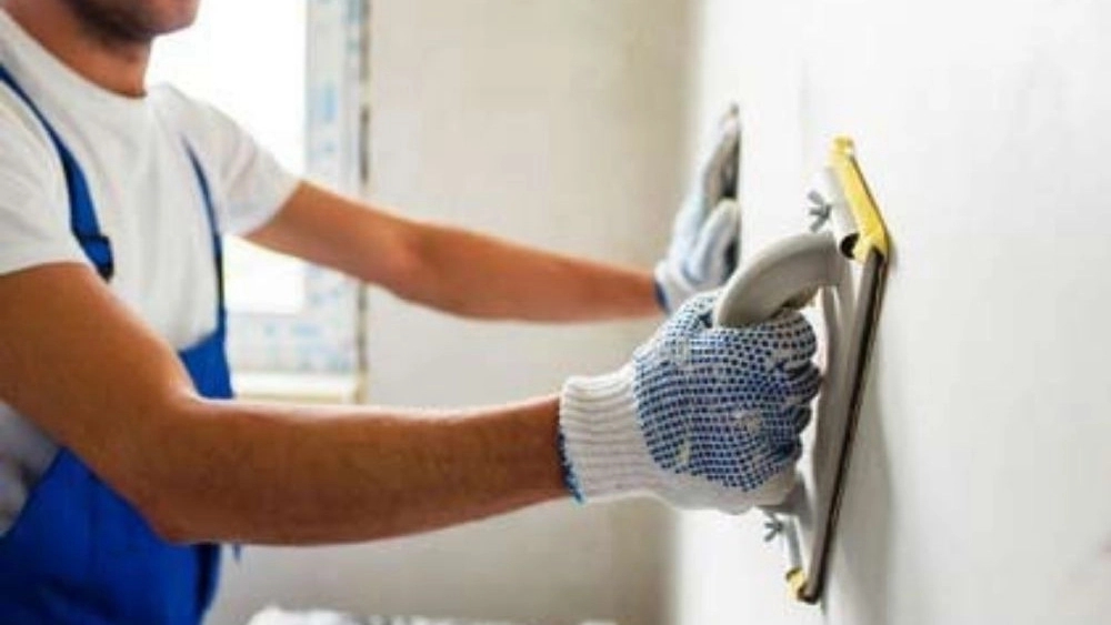 Building plastering and whiteness in Karaj