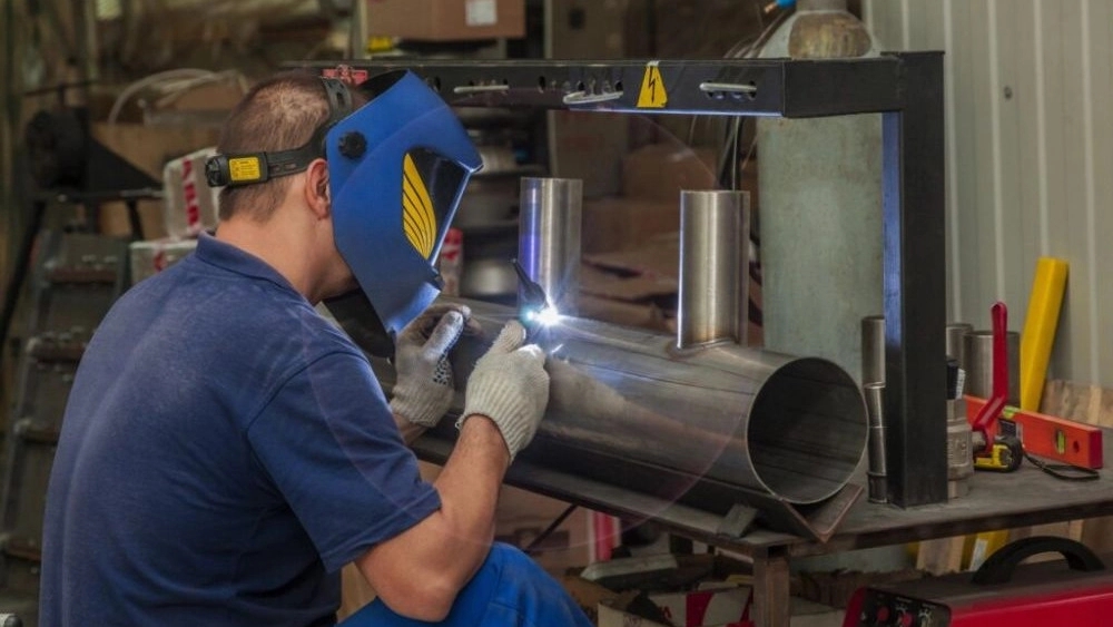Welding tool player in Tehran
