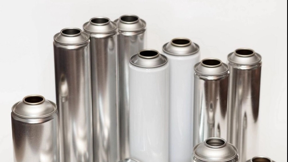 Manufacturing of beverage cans in the cansmaking industry