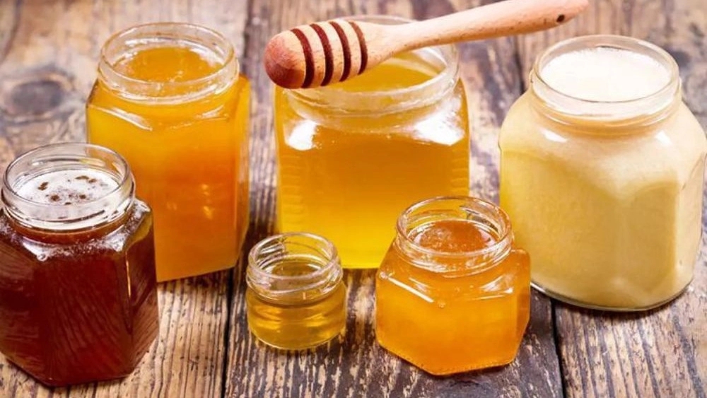The healthiest honey in the northwest of the country from Khani production in Tehran