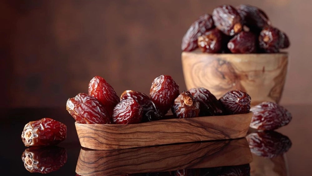 Dates, Production and Sale of Date and Date Swoot in Bushehr