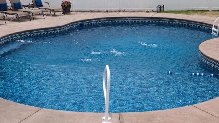 In what areas and conditions of Fars are the polymer pools do the best?