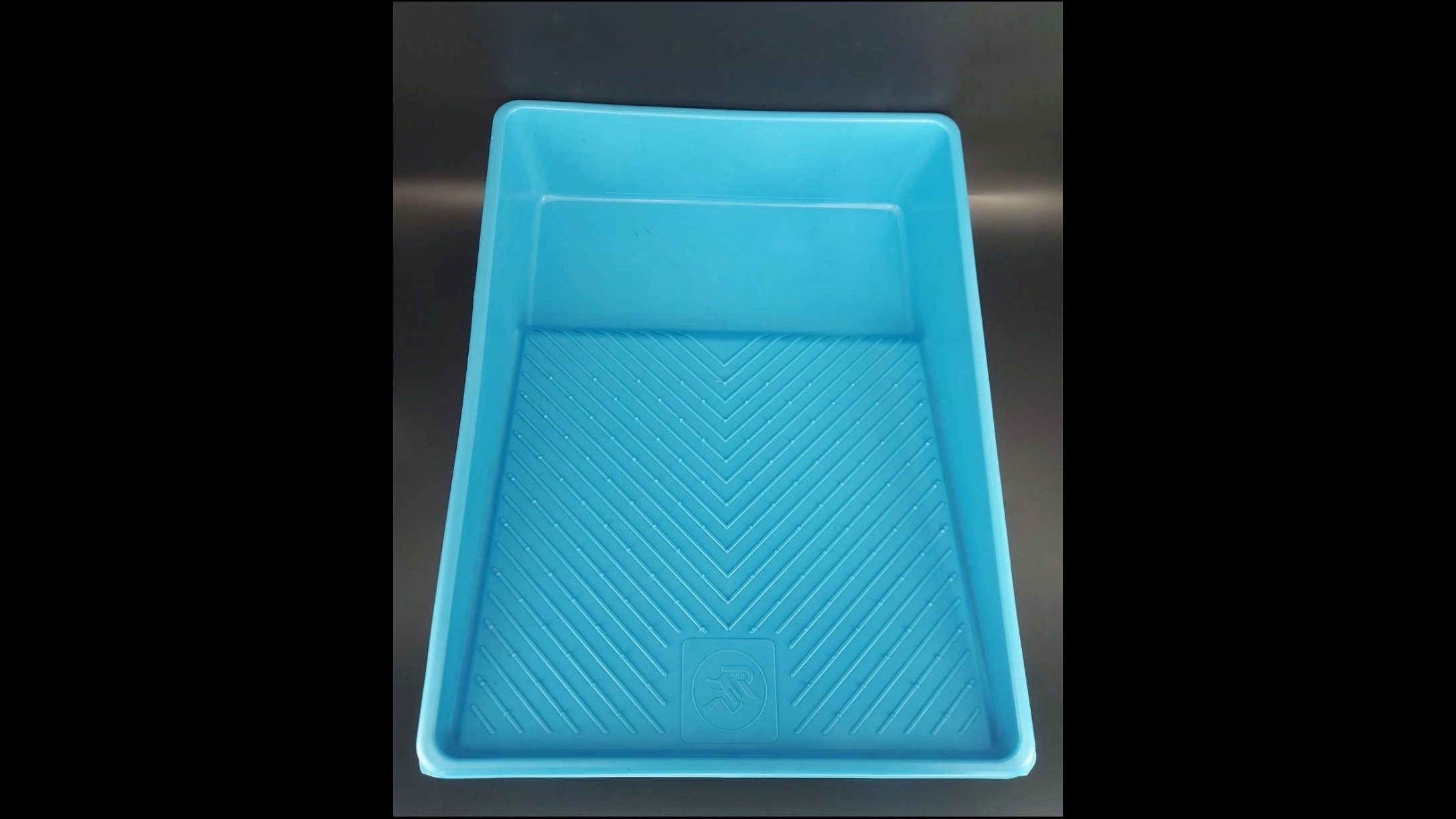 The use of colored roller tray