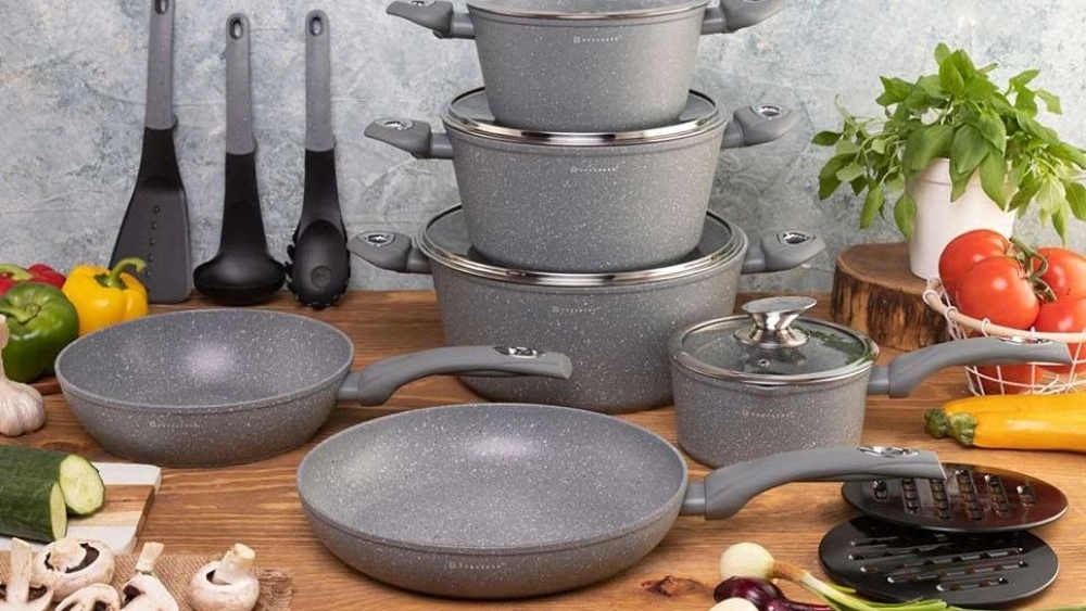 Viking, selling all kinds of kitchen utensils and pots in Tehran