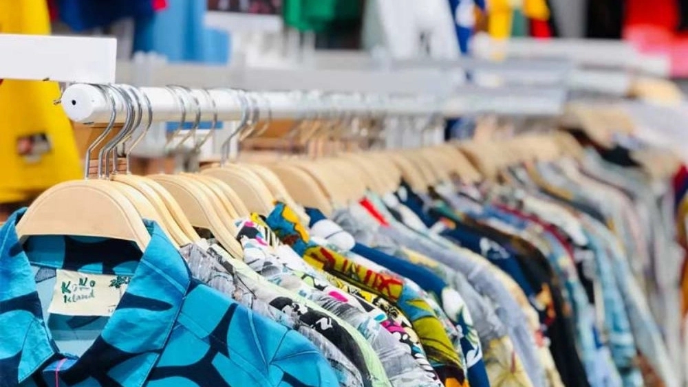 Fayyaz clothing, the production and distribution of childish women's clothing in Hamadan