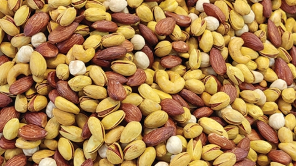Yalda nuts, sale of nuts and chocolates in Ilam