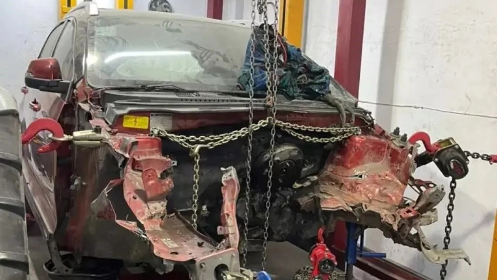 Carlux Car Repair, Chassis and Car Repair in Tehranpars