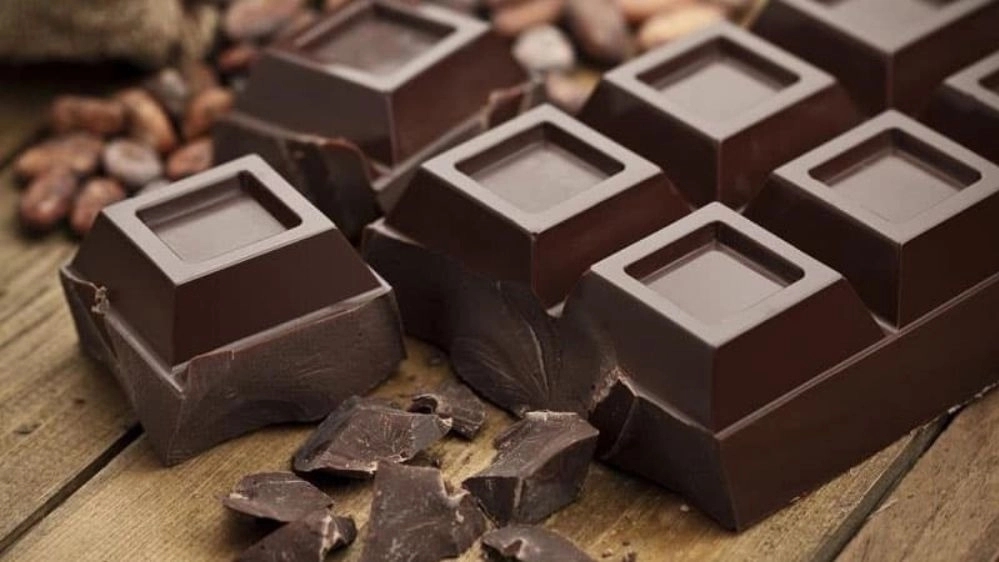 Davahar chocolate, bitter and sweet chocolate manufacturer in Tehran
