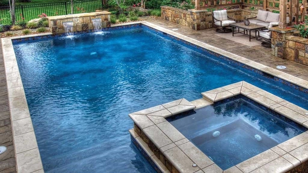 Mehr, pool and jacuzzi facility in Rasht