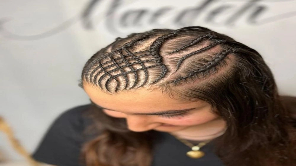 Maedeh Hosseinpour Beauty Salon, Makeup Makeup Extension in Rahim Abad