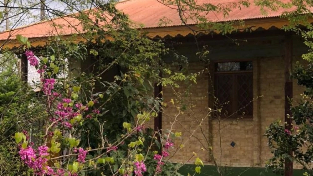 Maryam Goli Booming Residence, Renting Wooden Cottage in Monastery
