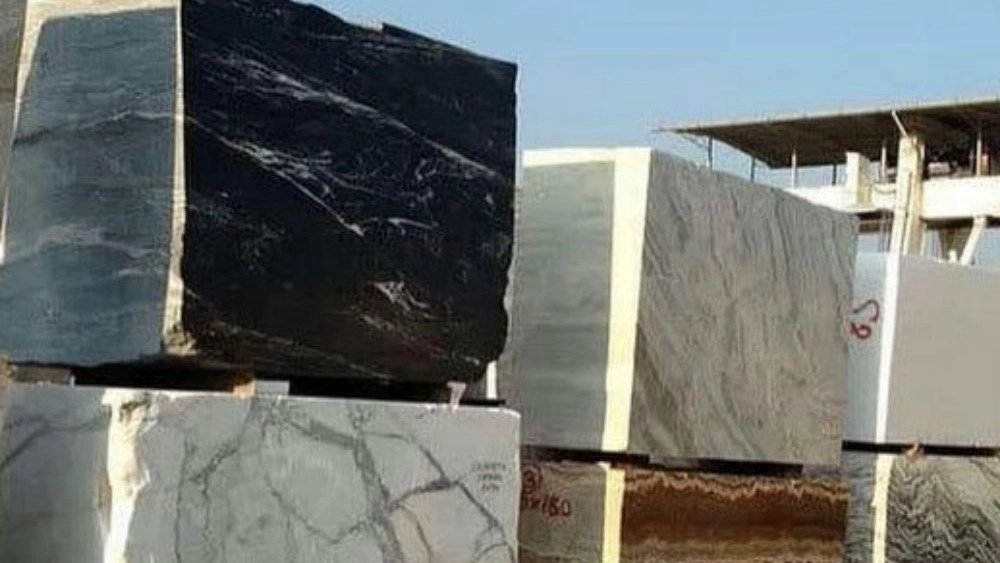 A perfume mineral, buying and selling diamonds in neighborhoods