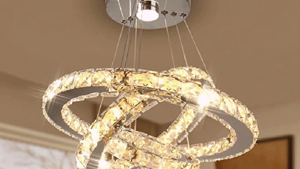 Modern Mohammadi Store, Selling a variety of chandeliers and lampshades in Bushehr