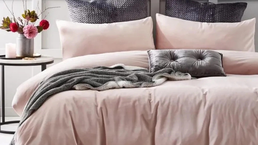 Rosa's sleeping goods, a mattress and pillow sale in Rasht
