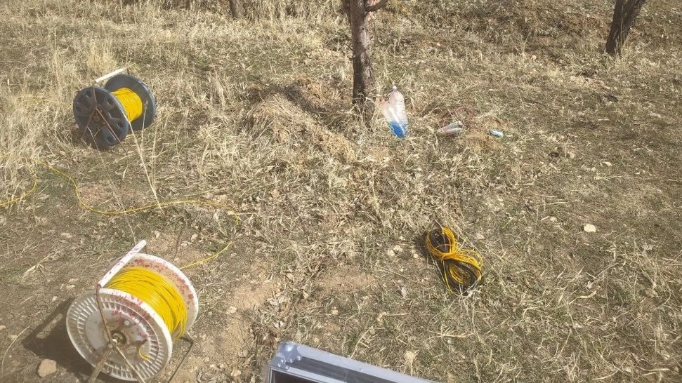 مطالعات ژئوفیزیکی در روستای قلعه استان قزوین جهت شناسایی رگه آبدار با استفاده از روش دوبعدی