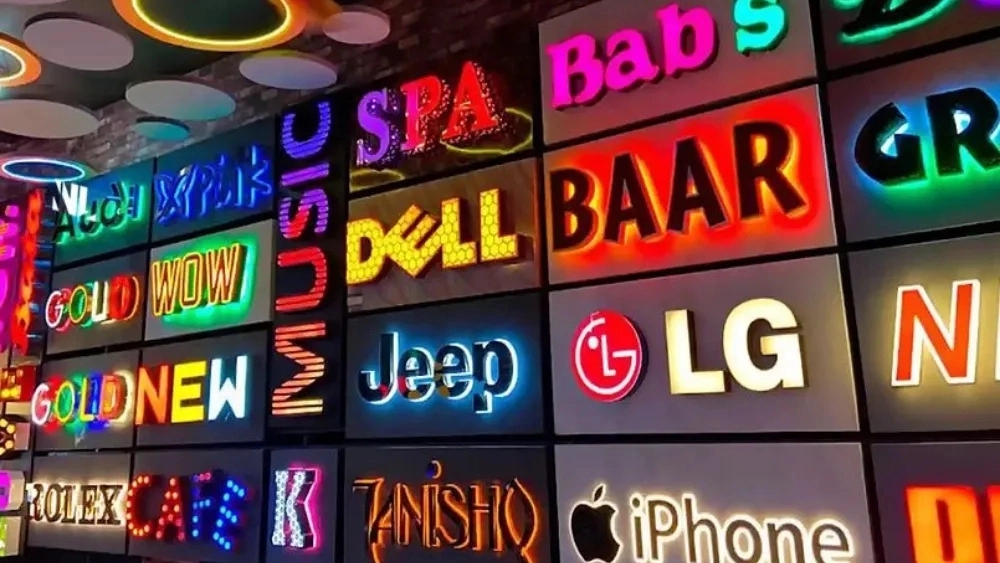 Build a modern lettering, Chelnium and Neon Flexi for business types