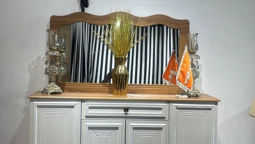 Karen Wood, TV Console TV Console and Bedroom Service in Tehran
