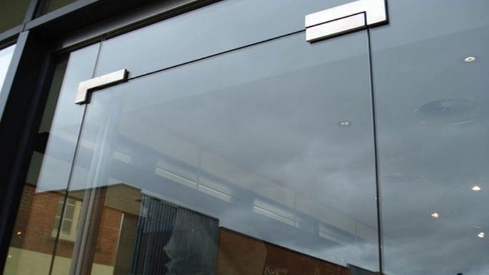 Abedi Security Glass, Installation of Bulletproof Security and Double Wallpapers in Isfahan
