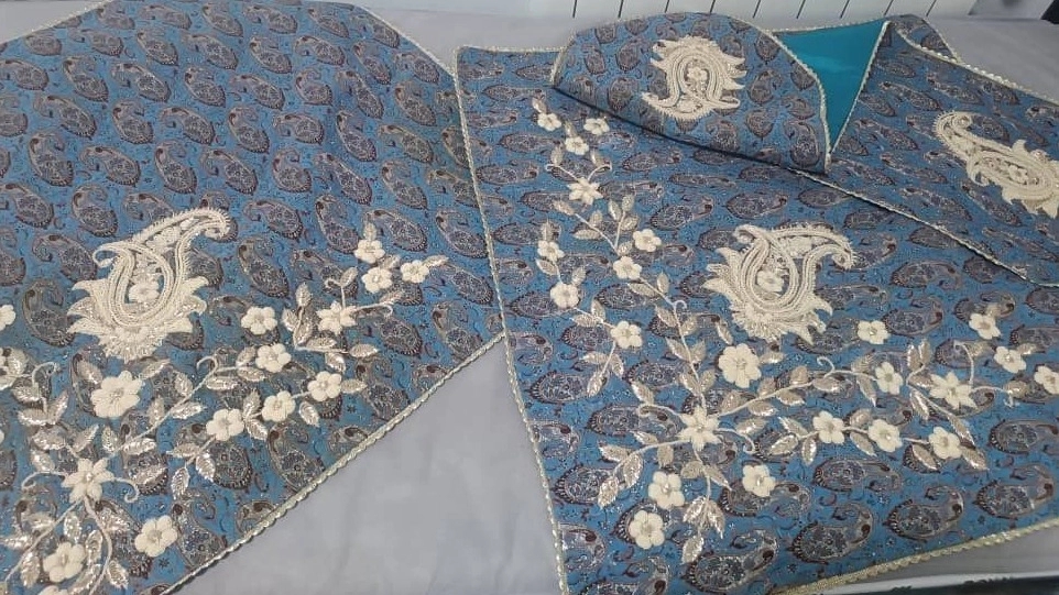 The best fabric for cashmere at Tarasht Emadi School