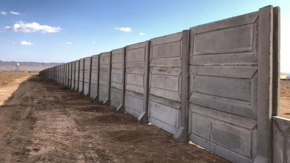 Buying a self -standing wall in Mashhad