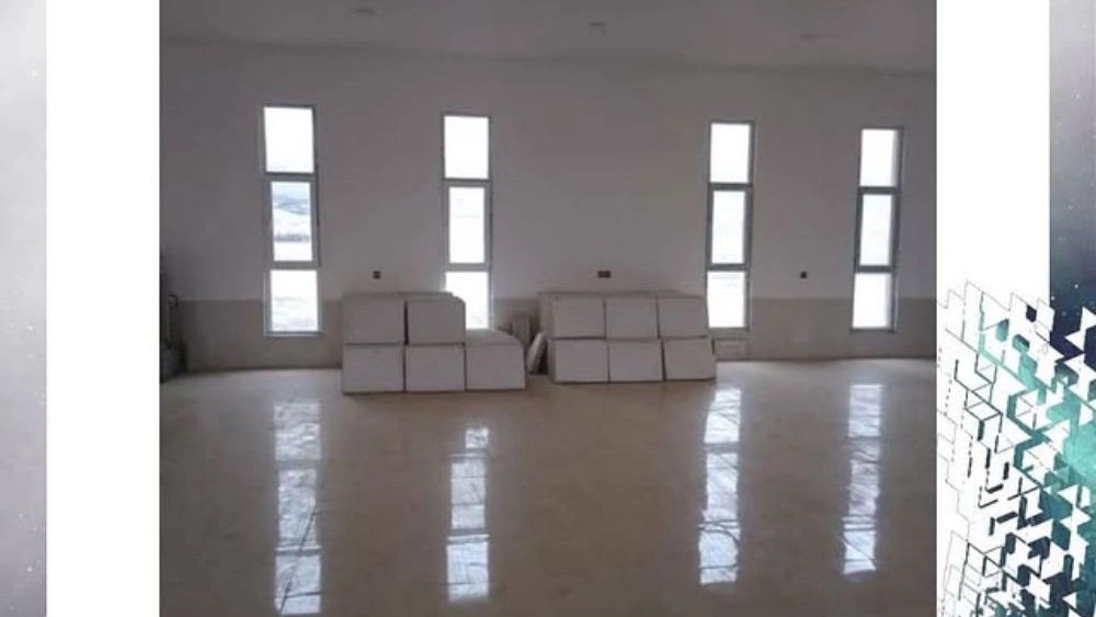 Representative of Iranian Artist Iranians, Selling and Installing Prefabricated Gypsum Walls in Tehran