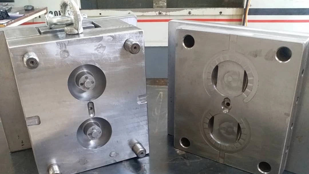 Davoodi Molding, Specialized Construction of Plastic and Dyakast Injection Molds in Mashhad