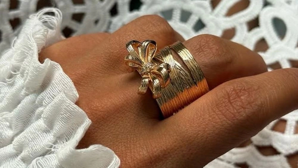 Zahashid Gallery, Sale of Bracelet and Necklace Accessories in Tehran