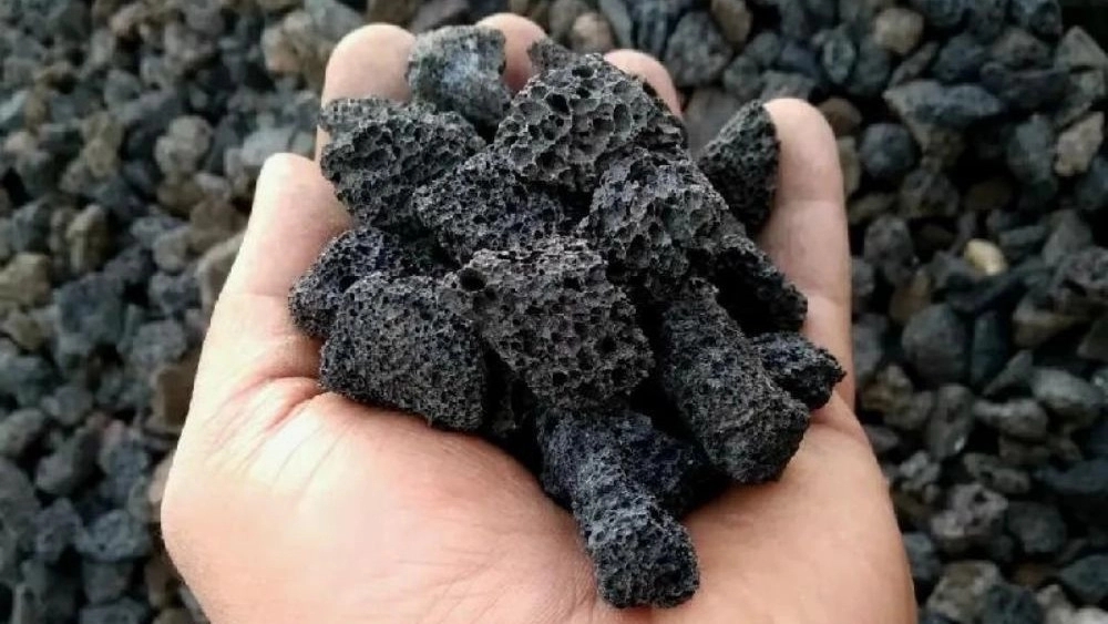 Ghanbari mineral shell, preparation and distribution of Qorveh mineral shell and excavation in Kurdistan