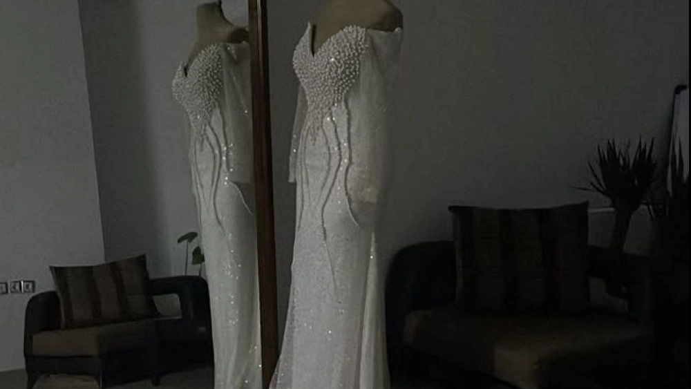 Elham Alizadeh Meson, Design and Sewing Dresses in Babylon