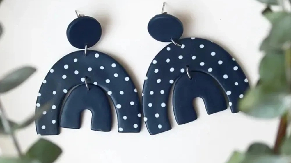 Nina Gallery, Production and Sale of Dough Accessories and Handmade Earrings in Kerman