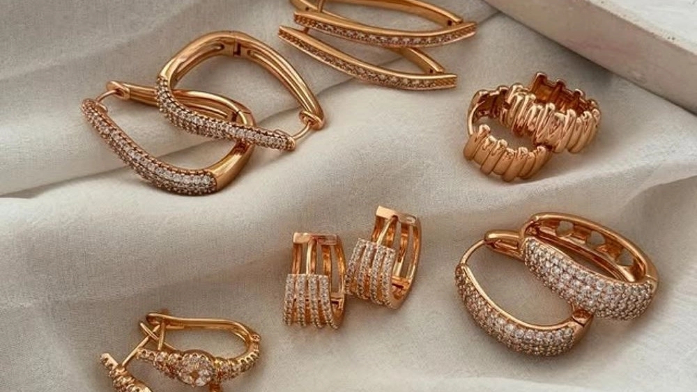 Ava jewelry, sale of accessories and rhinestones in Isfahan