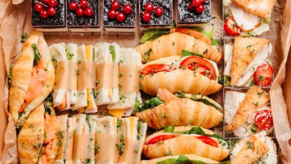 Fingerfood Eli Bano 2, Presentation of Fingerfood Dessert and Dining Pack in Tehran