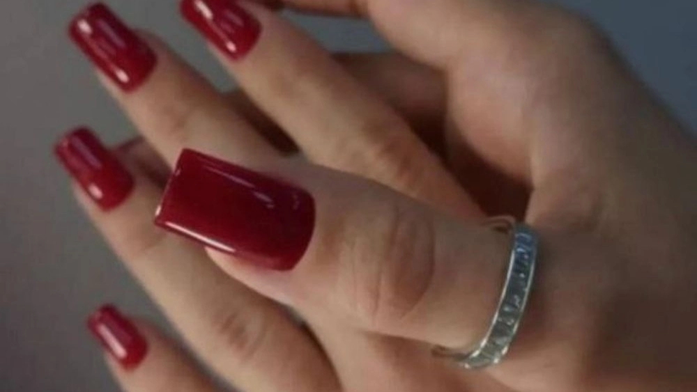 Golnar nail services, manicure and pedicure restoration in Hamadan