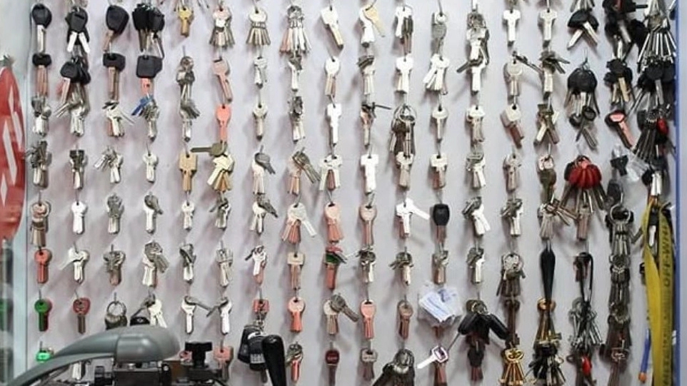 Shehab key making, installation and repair of digital lock and key handles in Tehran